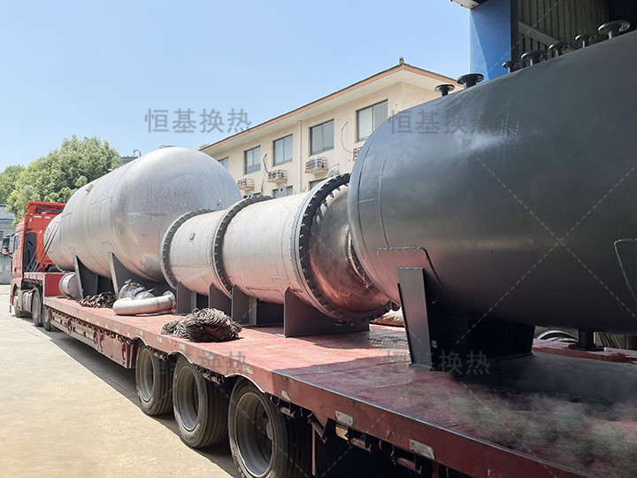 儲(chǔ)罐發(fā)貨現(xiàn)場(chǎng)