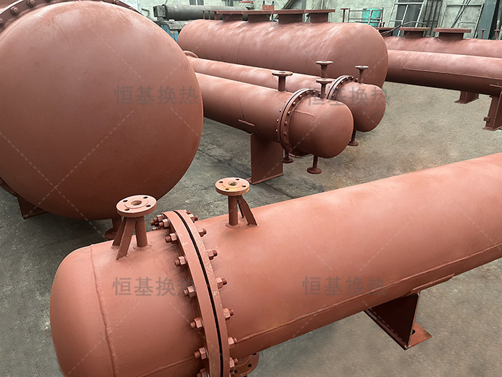 列管式換熱器生產(chǎn)現(xiàn)場(chǎng)