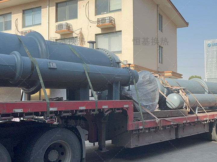 列管式換熱器生產(chǎn)現(xiàn)場(chǎng)